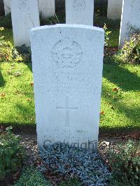 Boulogne Eastern Cemetery - Calder, Gordon Alexander