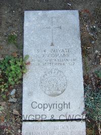 Boulogne Eastern Cemetery - Comans, Hugh Patrick