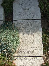 Boulogne Eastern Cemetery - Coutts, Joseph