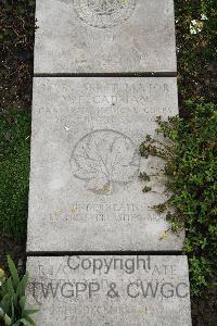 Boulogne Eastern Cemetery - Cadman, Vivian Egerton