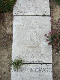 Boulogne Eastern Cemetery - Cahill, Richard Nicholas