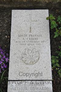 Boulogne Eastern Cemetery - Cairns, A