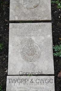 Boulogne Eastern Cemetery - Carr, A