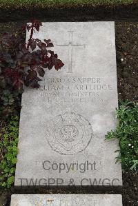 Boulogne Eastern Cemetery - Cartlidge, William