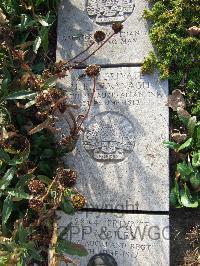 Boulogne Eastern Cemetery - Cavanagh, Henry Robert