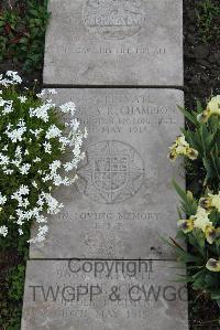 Boulogne Eastern Cemetery - Champion, Victor Alfred Richard