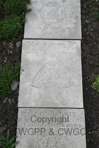 Boulogne Eastern Cemetery - Clanfield, G W