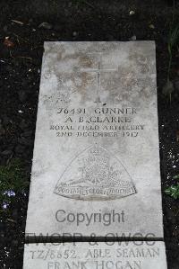 Boulogne Eastern Cemetery - Clarke, A B