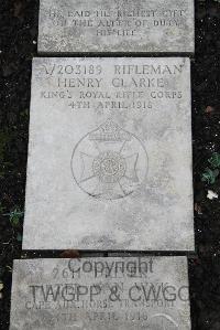 Boulogne Eastern Cemetery - Clarke, Henry