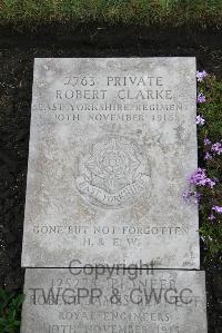 Boulogne Eastern Cemetery - Clarke, Robert