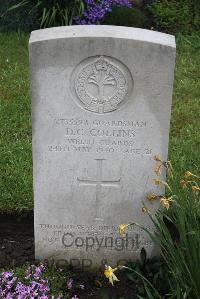 Boulogne Eastern Cemetery - Collins, David Charles