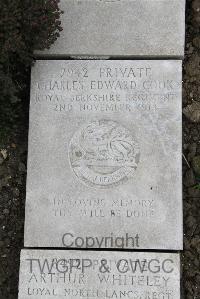 Boulogne Eastern Cemetery - Cook, Charles Edward