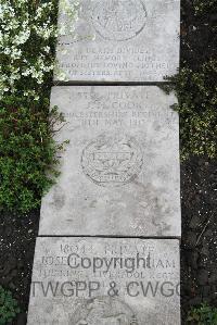 Boulogne Eastern Cemetery - Cook, J H