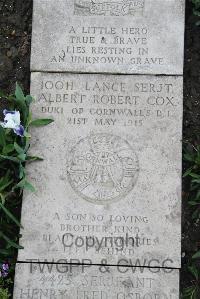 Boulogne Eastern Cemetery - Cox, Albert Robert