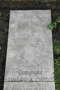 Boulogne Eastern Cemetery - Cox, Charles William