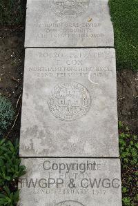 Boulogne Eastern Cemetery - Cox, F