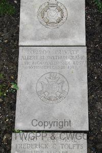 Boulogne Eastern Cemetery - Cramp, Albert St. Swithun