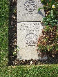 Boulogne Eastern Cemetery - Cran, Thomas McGillivray