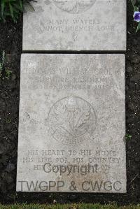 Boulogne Eastern Cemetery - Crofts, Thomas William