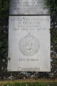 Boulogne Eastern Cemetery - Crosland, Oswald