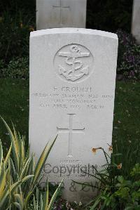 Boulogne Eastern Cemetery - Crouch, Frederick (Freddie)