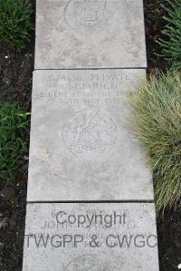 Boulogne Eastern Cemetery - Crouch, G