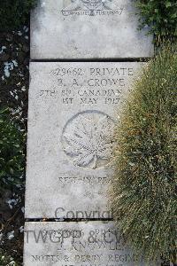 Boulogne Eastern Cemetery - Crowe, Bertrand Archibald