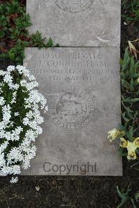 Boulogne Eastern Cemetery - Cunningham, J