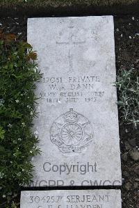 Boulogne Eastern Cemetery - Dann, William Robert