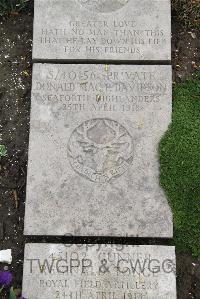 Boulogne Eastern Cemetery - Davidson, Donald MacPherson