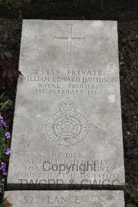 Boulogne Eastern Cemetery - Davidson, William Edward