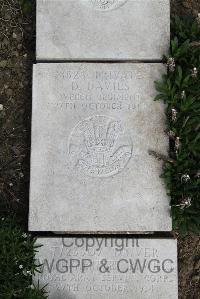 Boulogne Eastern Cemetery - Davies, D