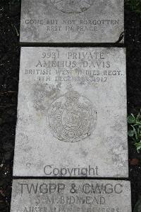 Boulogne Eastern Cemetery - Davis, Amelius