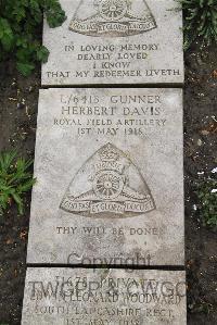 Boulogne Eastern Cemetery - Davis, Herbert