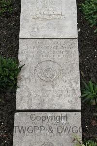 Boulogne Eastern Cemetery - Davis, James Horace