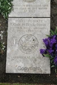 Boulogne Eastern Cemetery - Davis, John Patrick