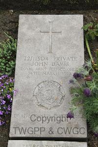 Boulogne Eastern Cemetery - Davis, John