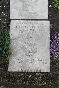 Boulogne Eastern Cemetery - Day, Herbert