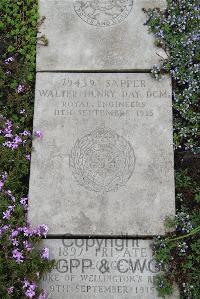 Boulogne Eastern Cemetery - Day, Walter Henry