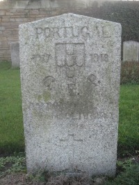 Boulogne Eastern Cemetery - De Oliveira, Afonso