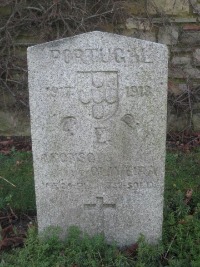 Boulogne Eastern Cemetery - De Oliveira, Antonio