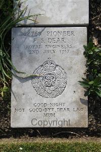 Boulogne Eastern Cemetery - Dear, Francis Stanley