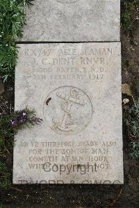 Boulogne Eastern Cemetery - Dent, J C