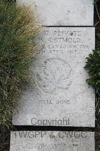 Boulogne Eastern Cemetery - Detmold, Phillip Walter