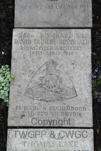 Boulogne Eastern Cemetery - Devonald, David Brinley