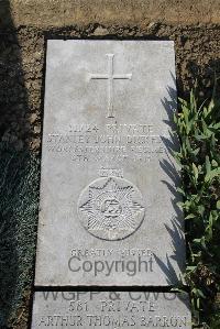 Boulogne Eastern Cemetery - Dickeson, Stanley John