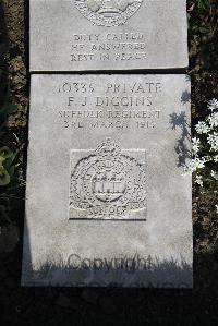 Boulogne Eastern Cemetery - Diggins, F J