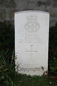 Boulogne Eastern Cemetery - Divver, John