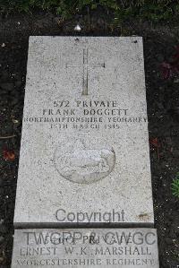 Boulogne Eastern Cemetery - Doggett, Frank