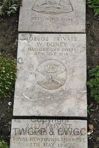 Boulogne Eastern Cemetery - Doney, W